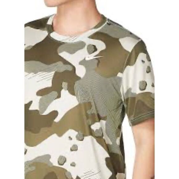 Nike Men's Camouflage Crew Neck Short Sleeve Dri-Fit Multi-Color Tee Size Small - Picture 1 of 10